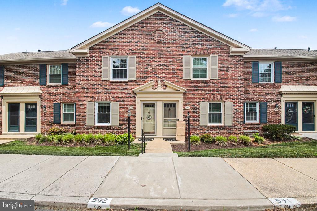 8418 PENSHURST DRIVE 592