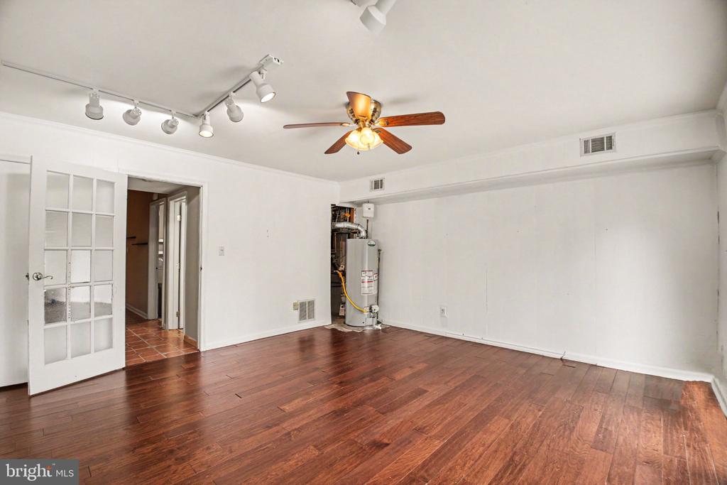 8418 PENSHURST DRIVE 592