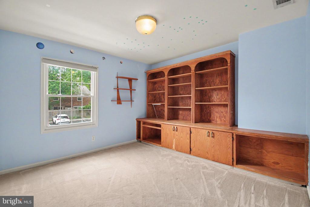 8418 PENSHURST DRIVE 592
