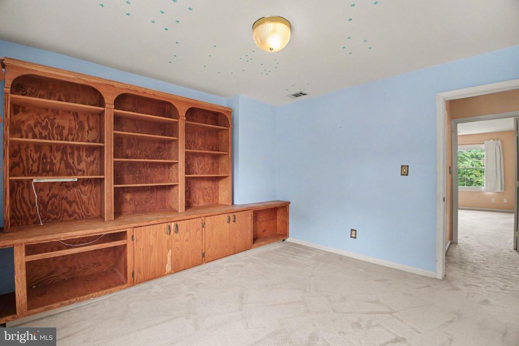 8418 PENSHURST DRIVE 592