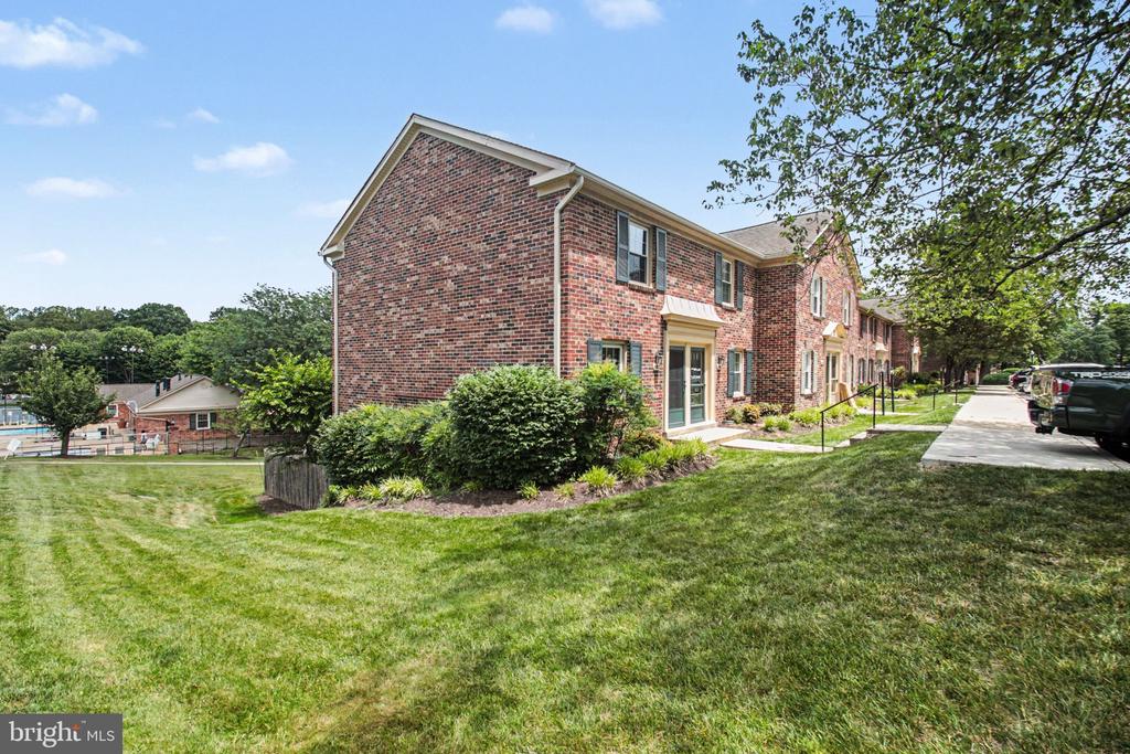 8418 PENSHURST DRIVE 592