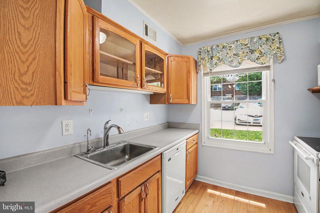8418 PENSHURST DRIVE 592