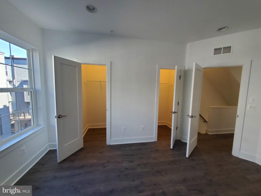 1882 MICHAEL FARADAY DRIVE