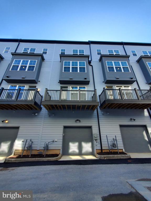 1882 MICHAEL FARADAY DRIVE