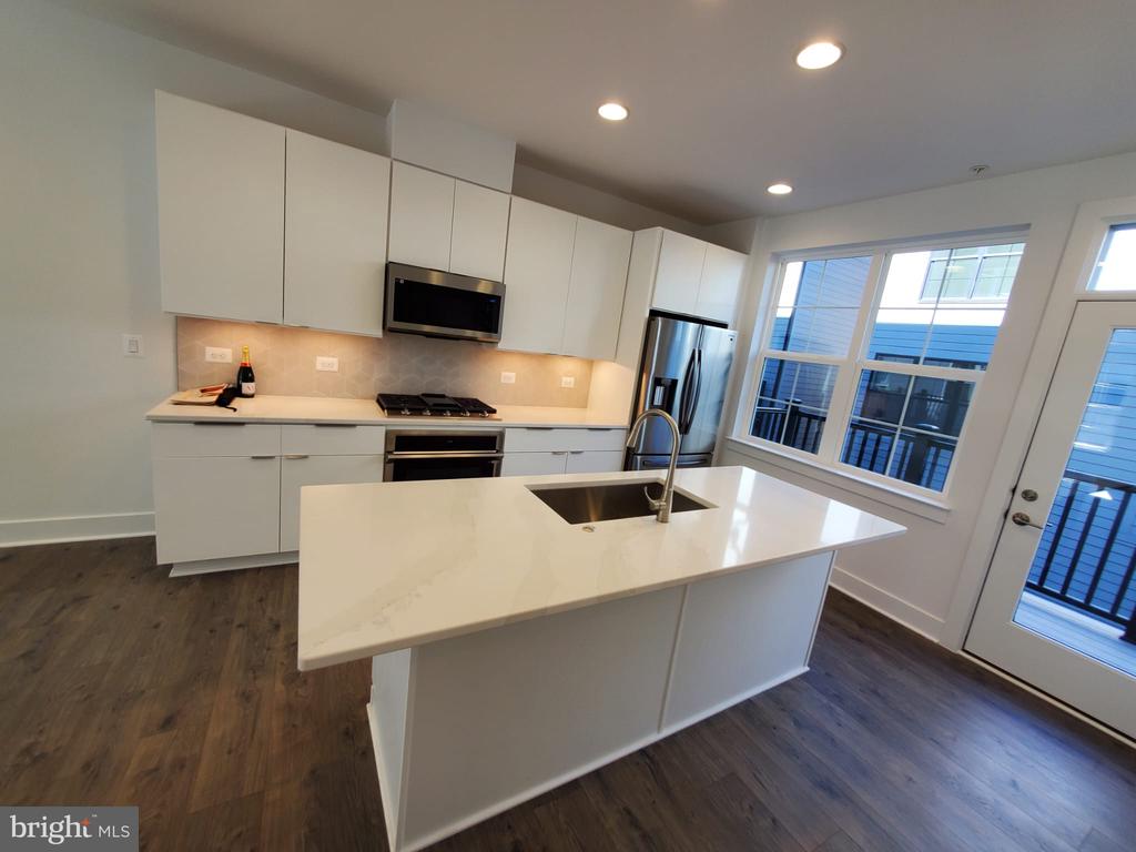 1882 MICHAEL FARADAY DRIVE