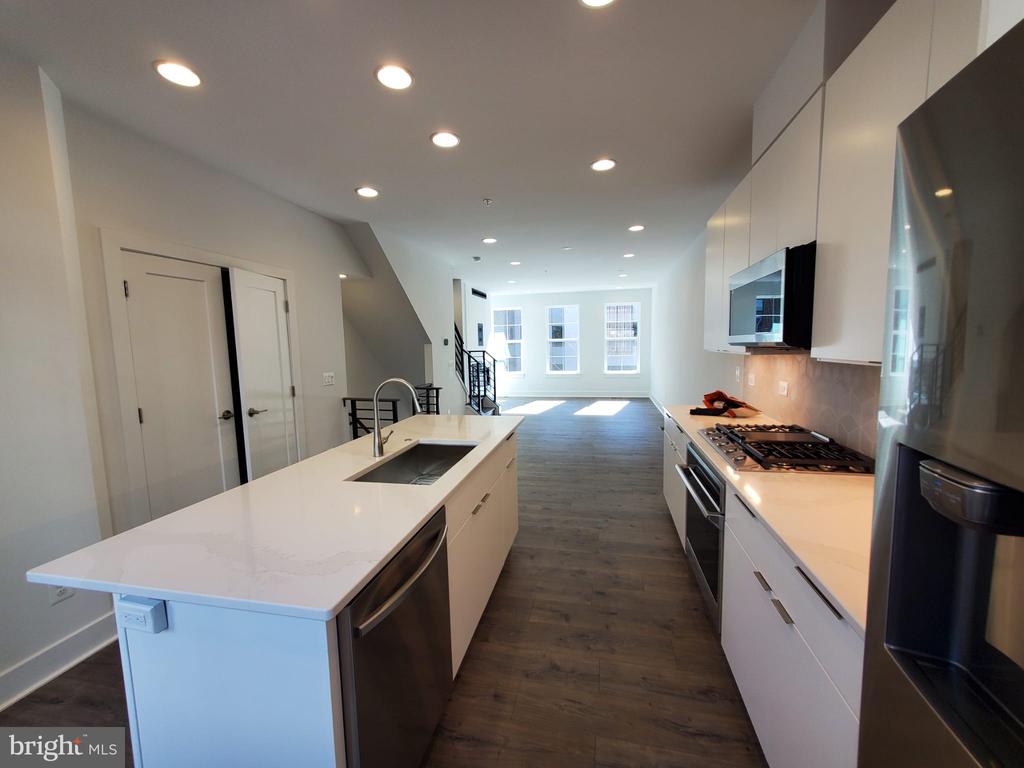 1882 MICHAEL FARADAY DRIVE