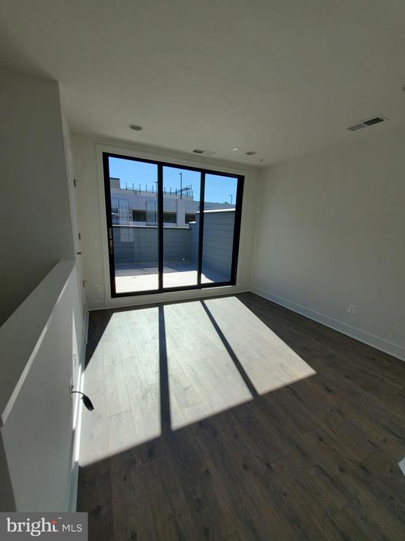 1882 MICHAEL FARADAY DRIVE