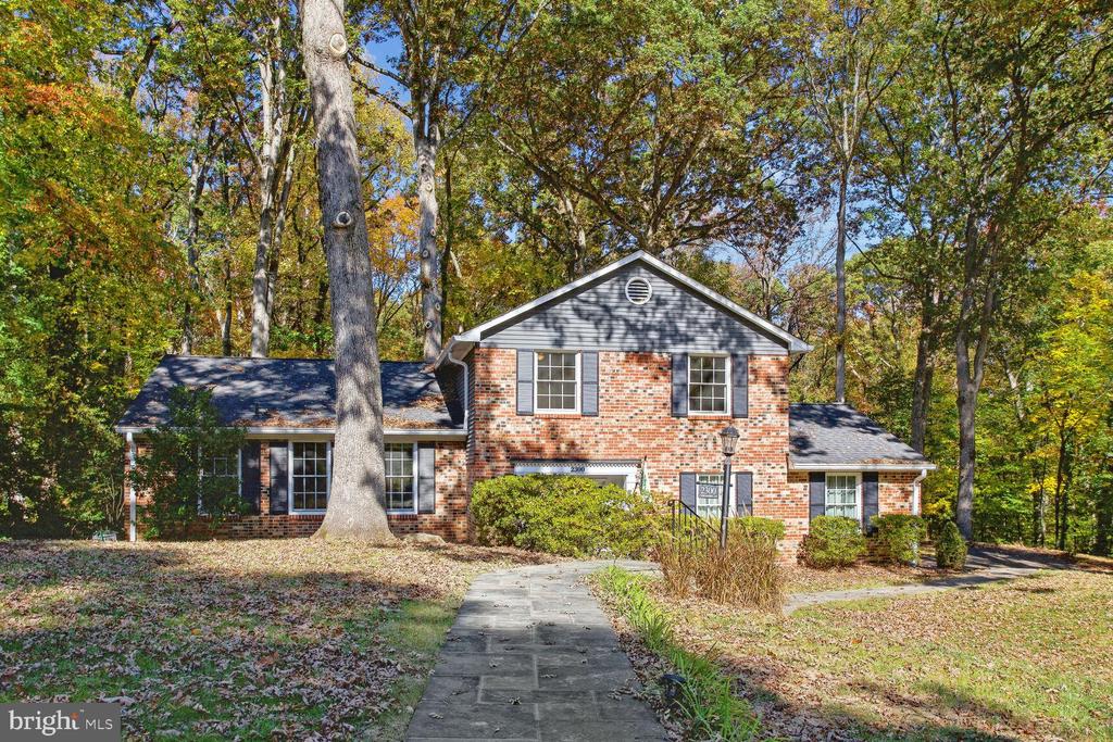 2300 CHESHIRE LANE