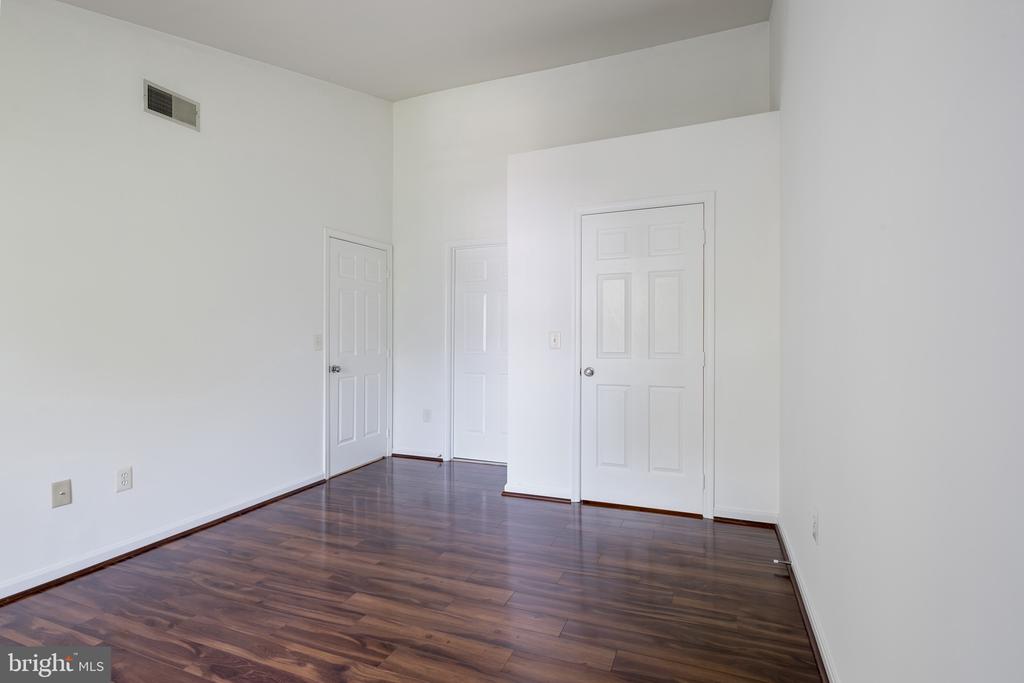 5958 FOUNDERS HILL DRIVE 301