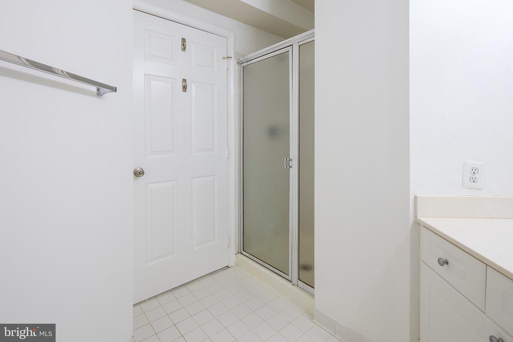 5958 FOUNDERS HILL DRIVE 301