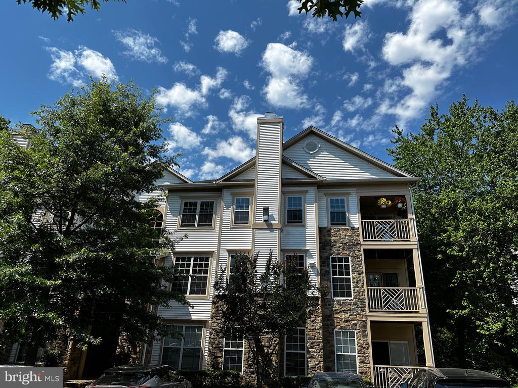 5958 FOUNDERS HILL DRIVE 301