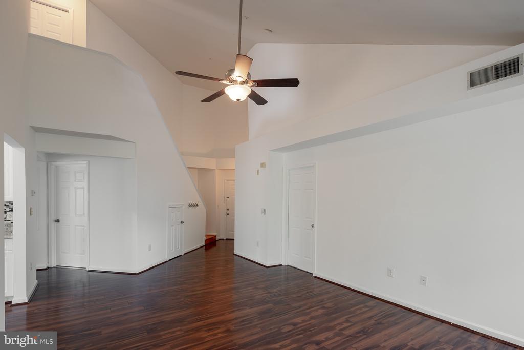 5958 FOUNDERS HILL DRIVE 301