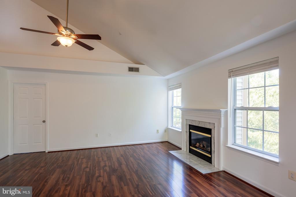 5958 FOUNDERS HILL DRIVE 301