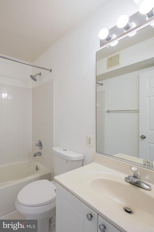 5958 FOUNDERS HILL DRIVE 301