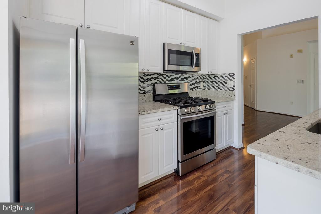 5958 FOUNDERS HILL DRIVE 301