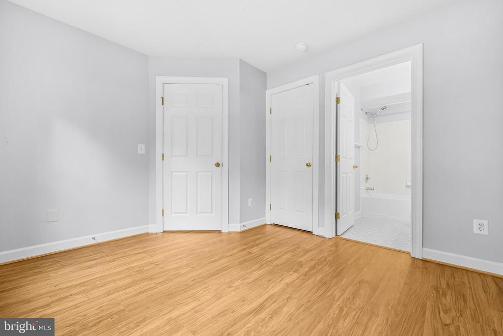 4323 THOMAS BRIGADE LANE