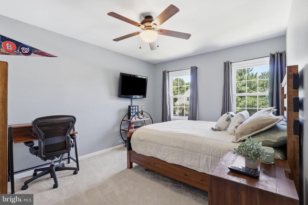 13607 WHITE BARN LANE