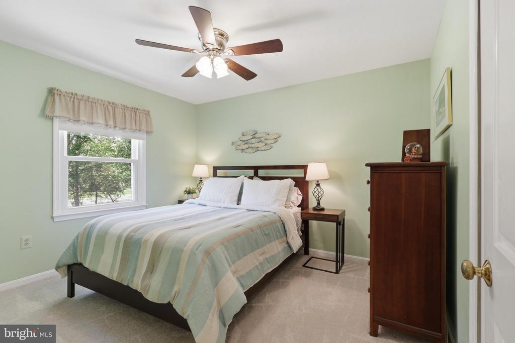 13607 WHITE BARN LANE