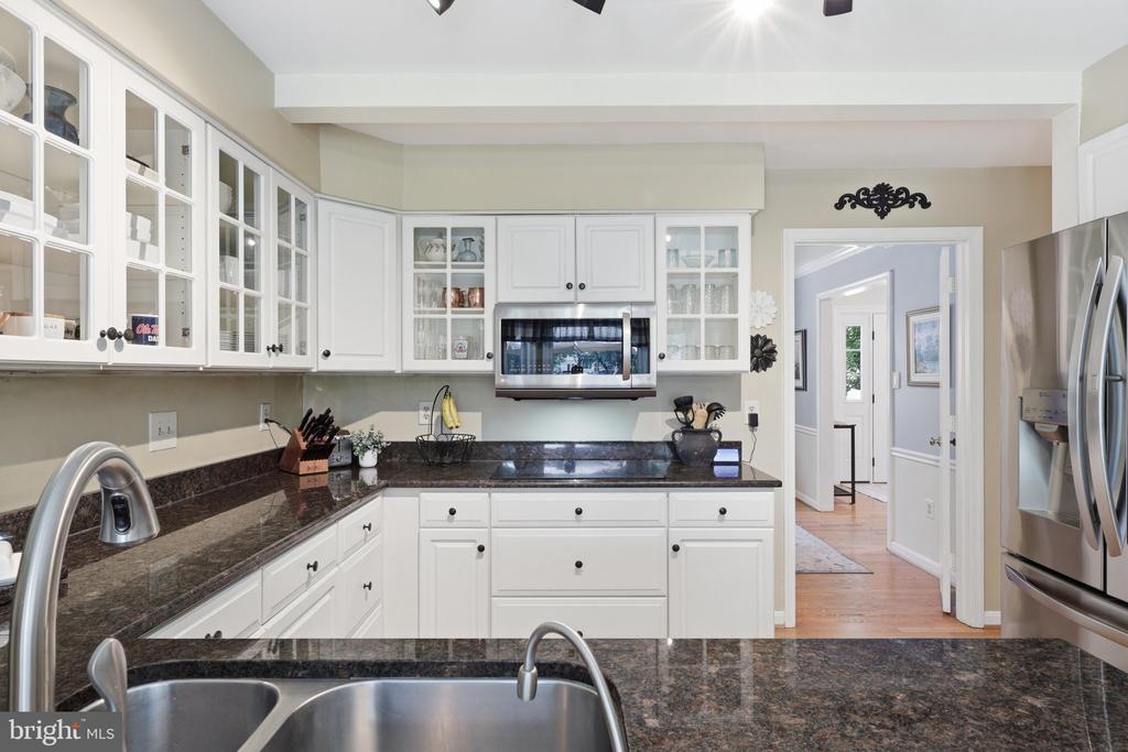 13607 WHITE BARN LANE