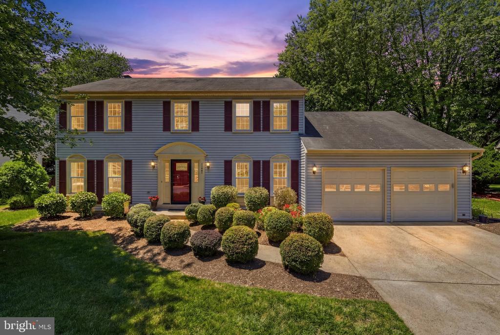 13607 WHITE BARN LANE