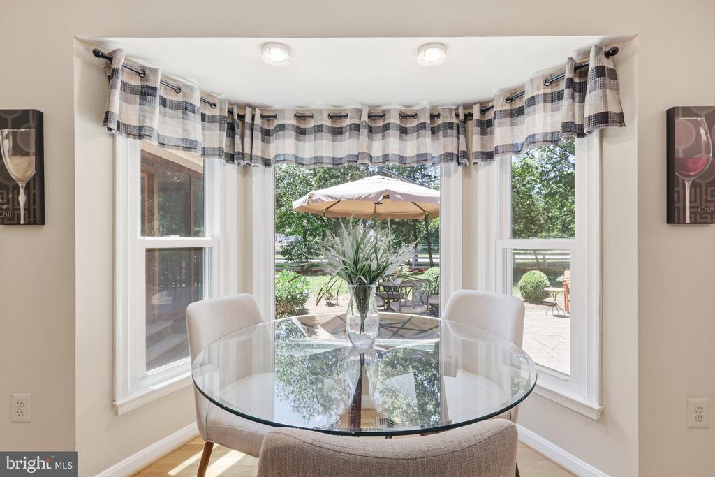 13607 WHITE BARN LANE