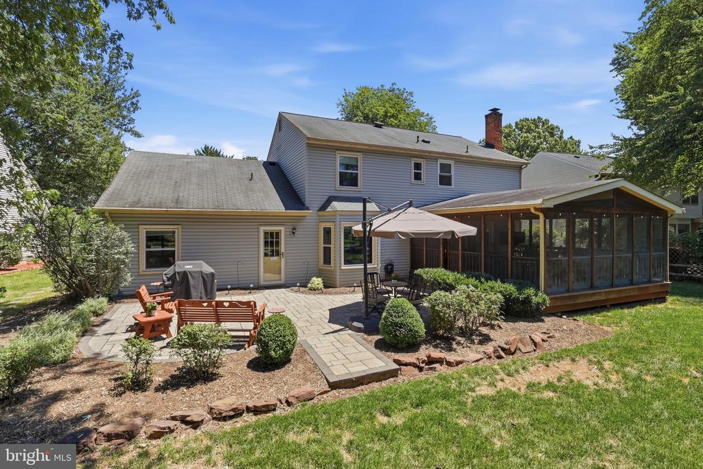 13607 WHITE BARN LANE
