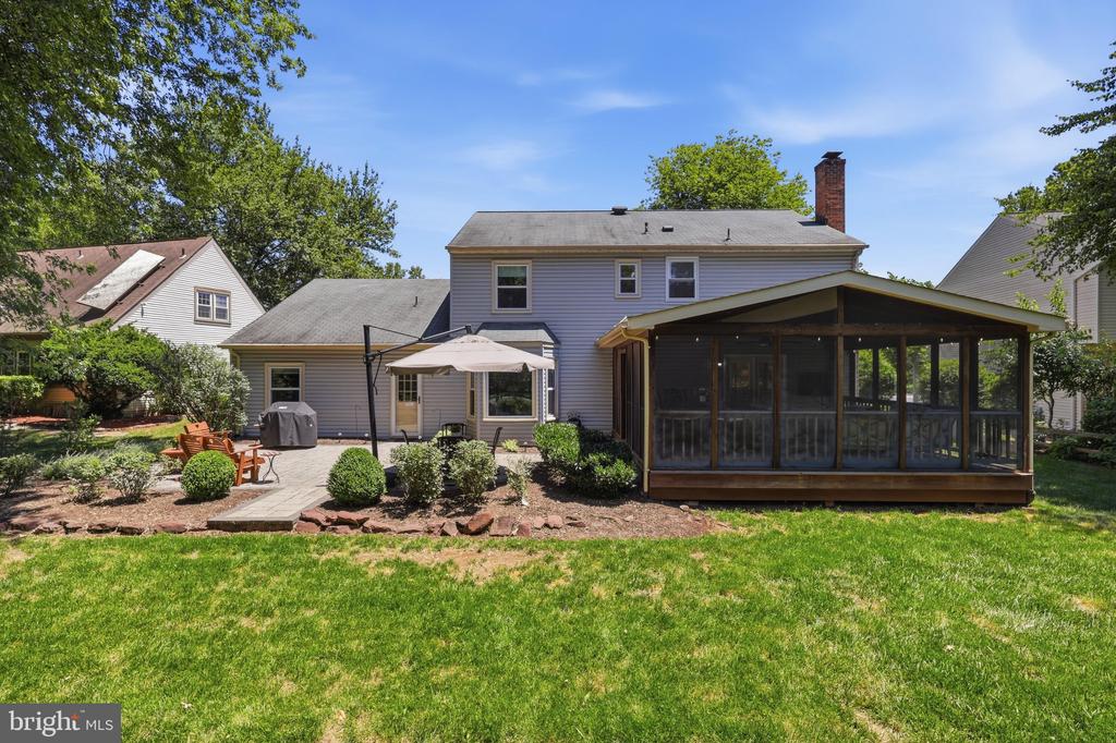 13607 WHITE BARN LANE