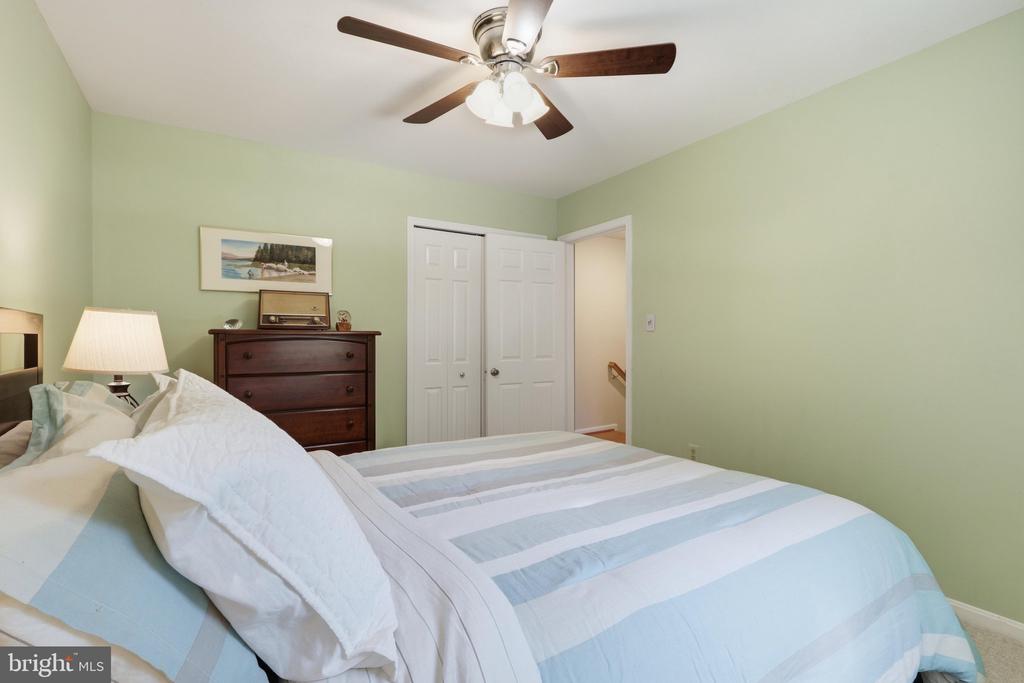 13607 WHITE BARN LANE