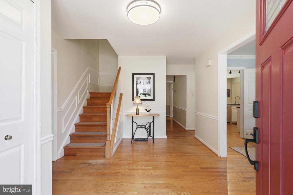 13607 WHITE BARN LANE