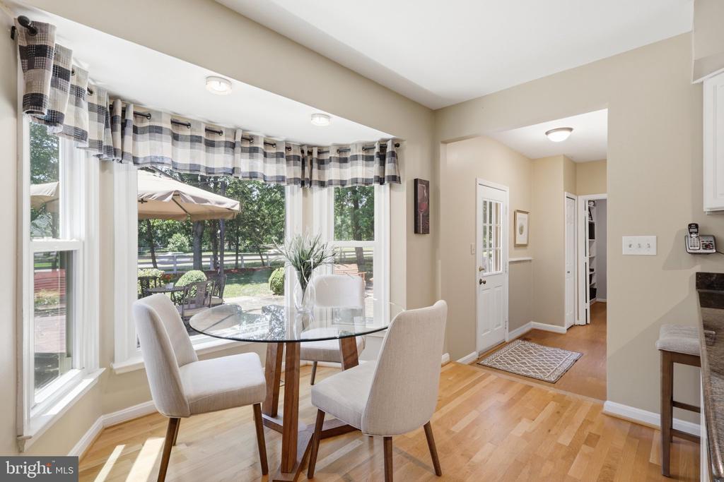 13607 WHITE BARN LANE