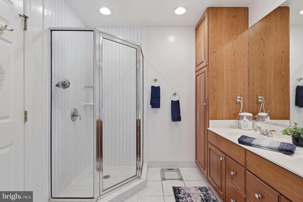 13607 WHITE BARN LANE
