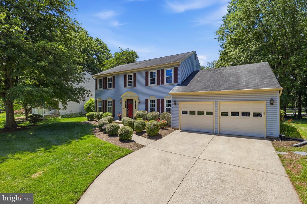 13607 WHITE BARN LANE
