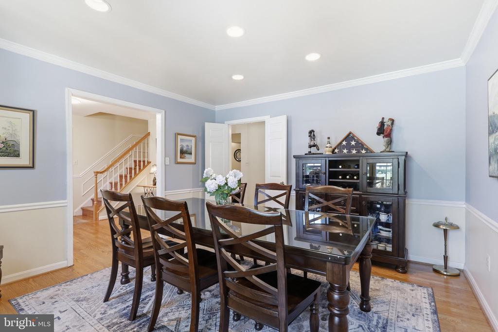 13607 WHITE BARN LANE