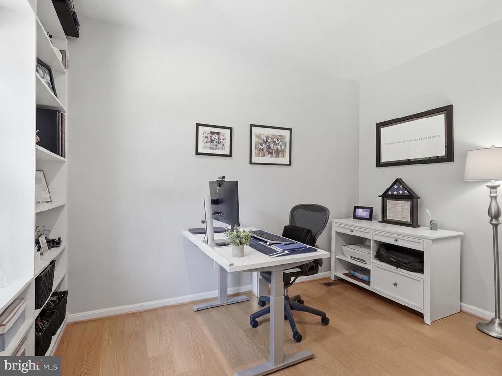 13607 WHITE BARN LANE