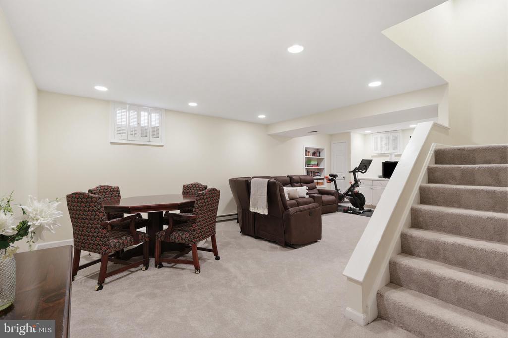 13607 WHITE BARN LANE