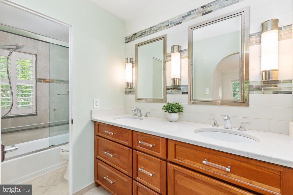 11980 SENTINEL POINT COURT