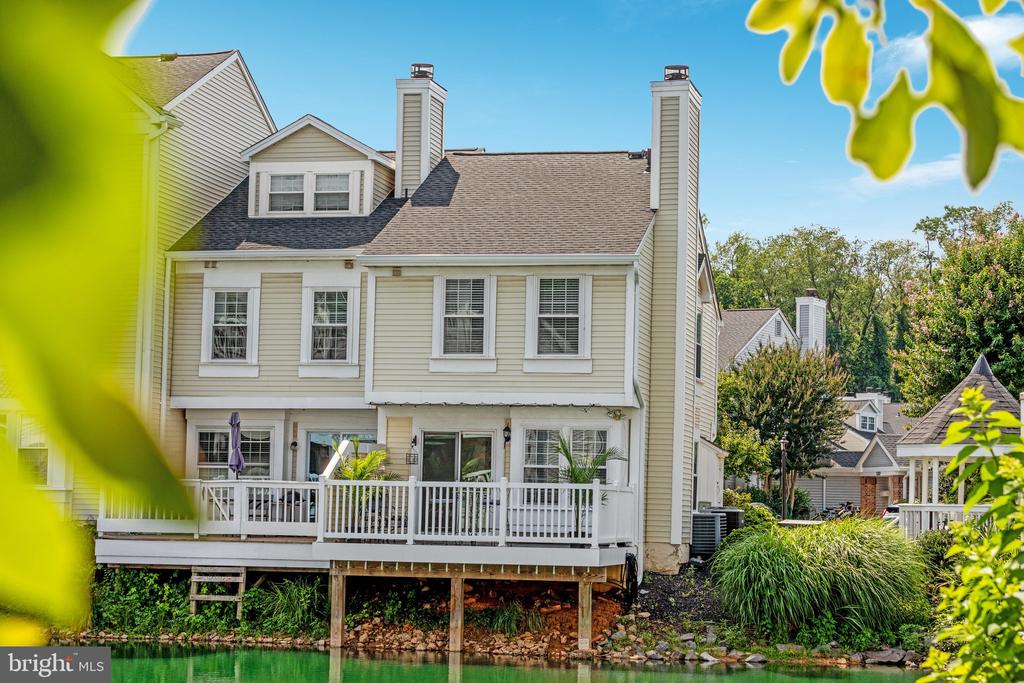 3301 LAKESIDE VIEW DRIVE Unit: 2-1