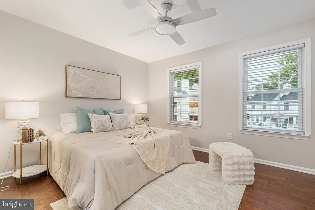 3301 LAKESIDE VIEW DRIVE Unit: 2-1