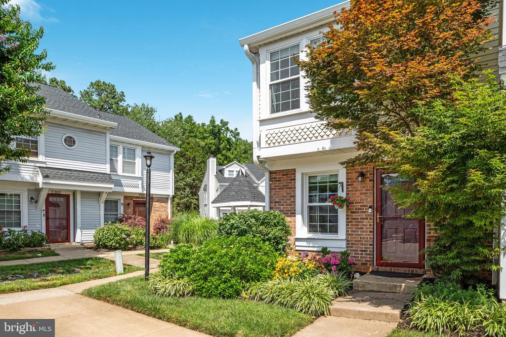 3301 LAKESIDE VIEW DRIVE Unit: 2-1
