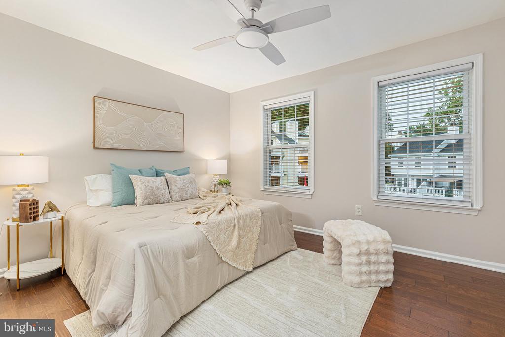 3301 LAKESIDE VIEW DRIVE Unit: 2-1