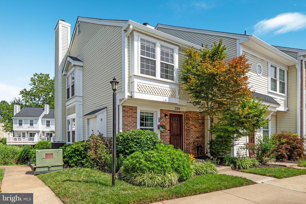 3301 LAKESIDE VIEW DRIVE Unit: 2-1