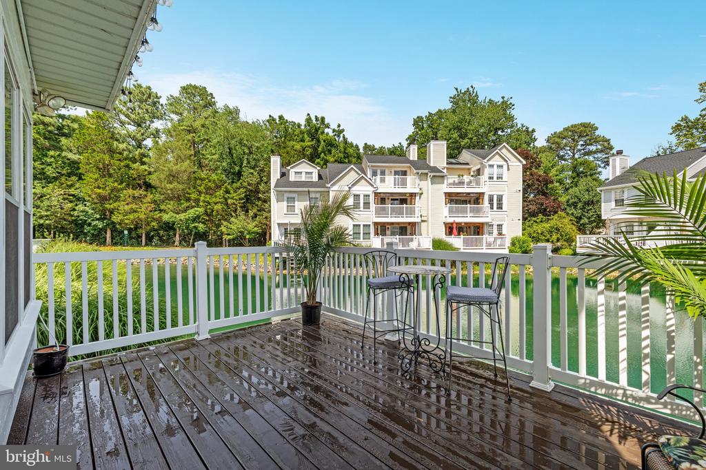 3301 LAKESIDE VIEW DRIVE Unit: 2-1