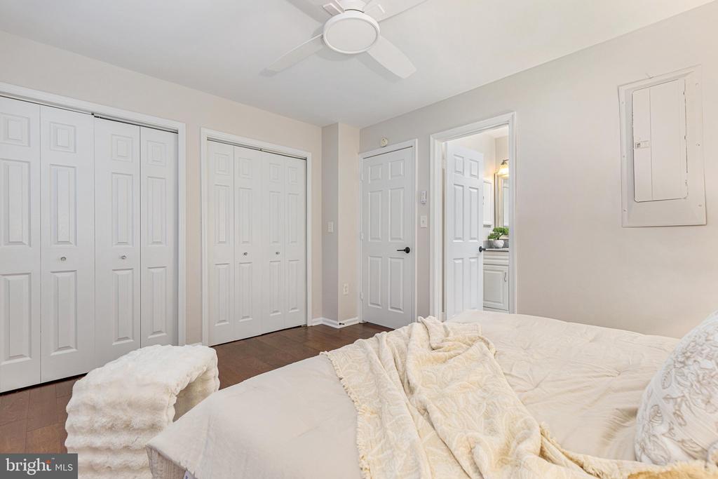 3301 LAKESIDE VIEW DRIVE Unit: 2-1