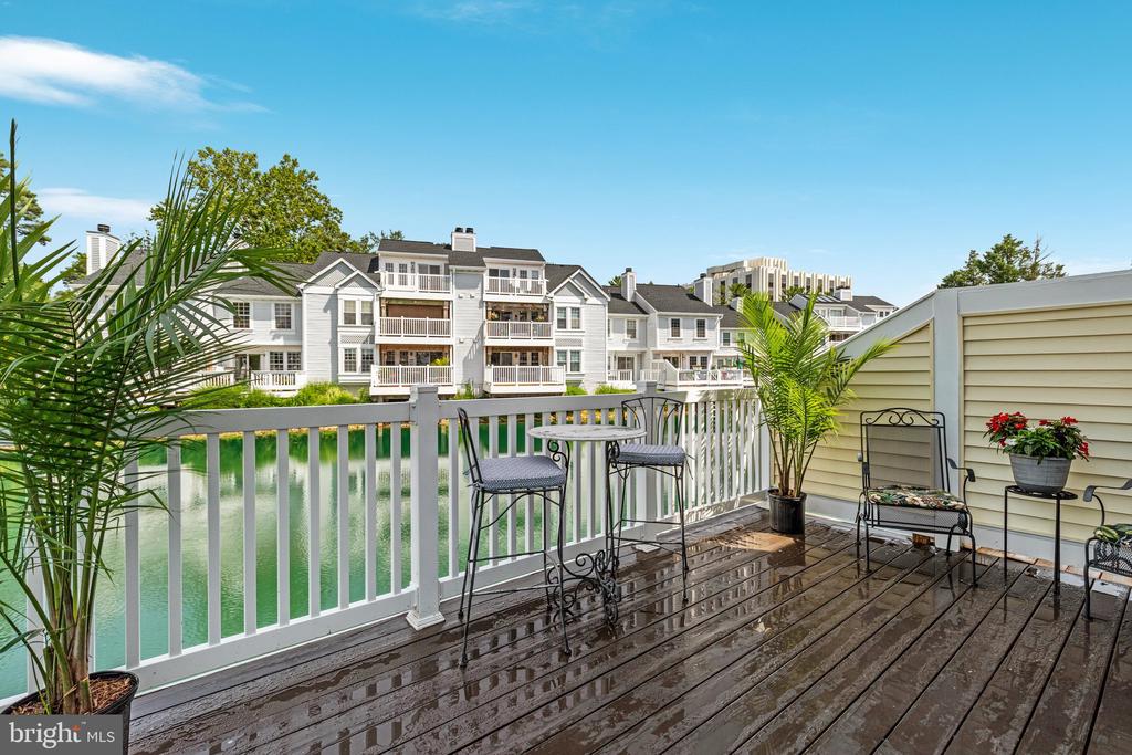 3301 LAKESIDE VIEW DRIVE Unit: 2-1