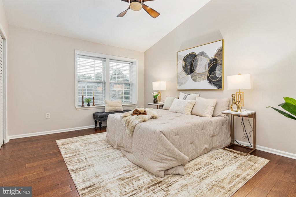 3301 LAKESIDE VIEW DRIVE Unit: 2-1