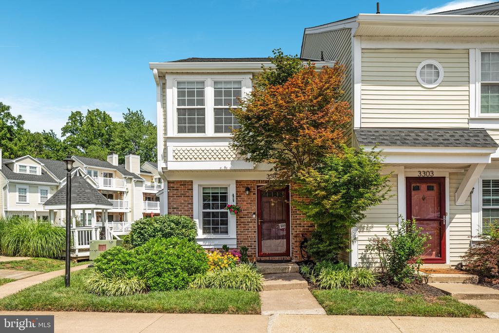 3301 LAKESIDE VIEW DRIVE Unit: 2-1