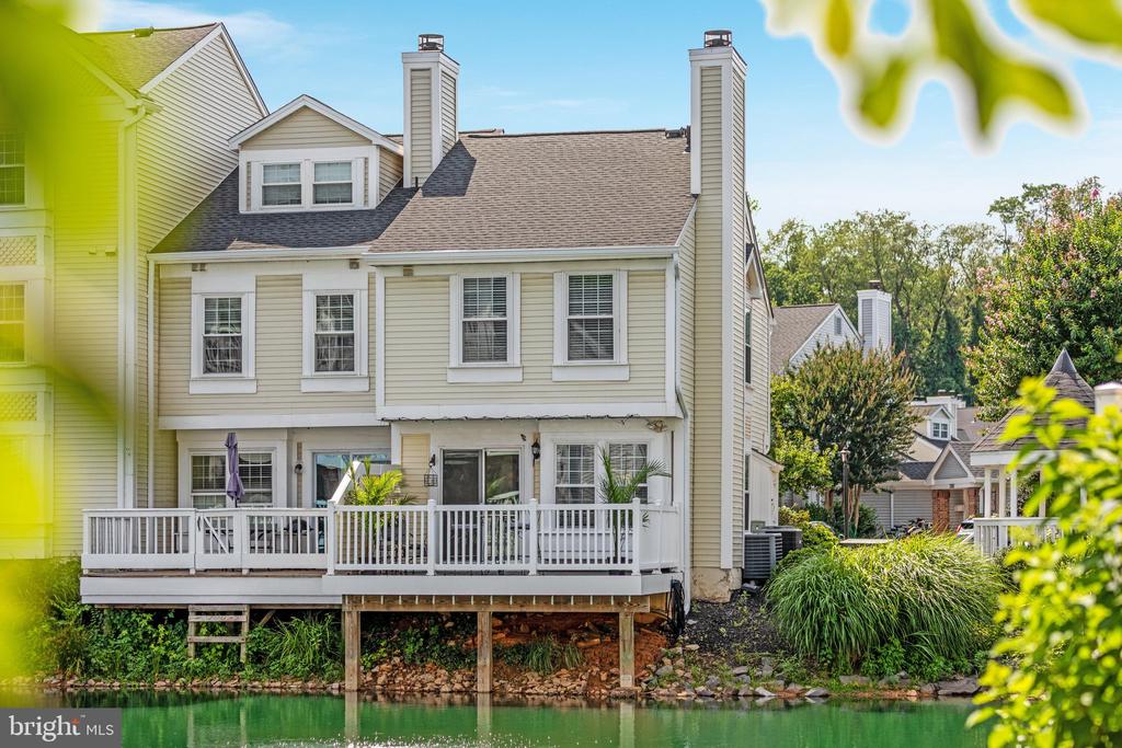 3301 LAKESIDE VIEW DRIVE Unit: 2-1