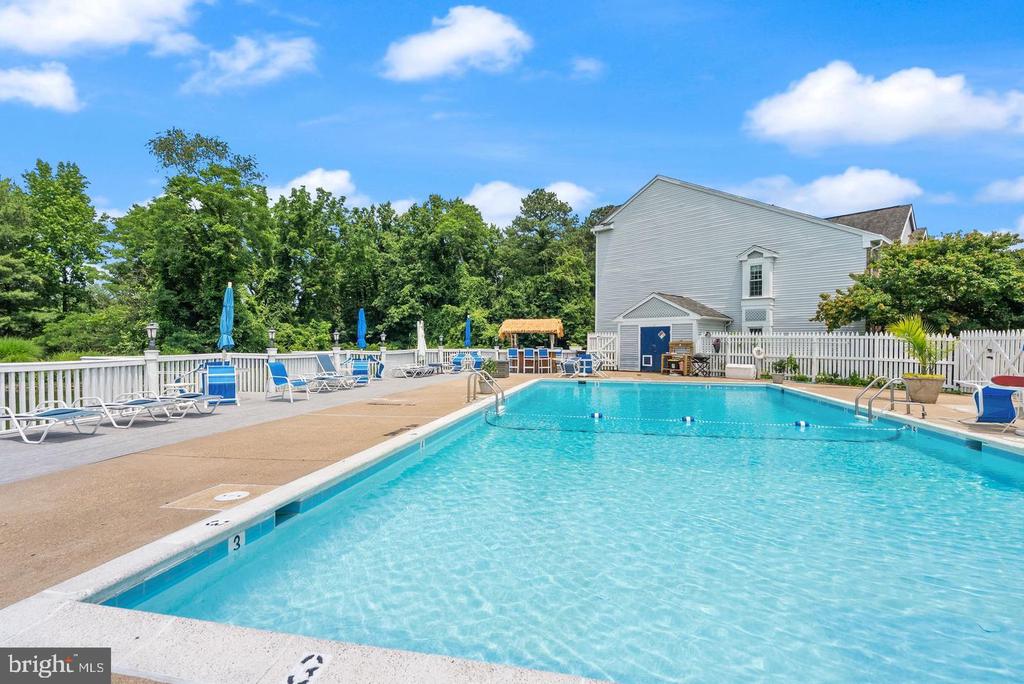 3301 LAKESIDE VIEW DRIVE Unit: 2-1