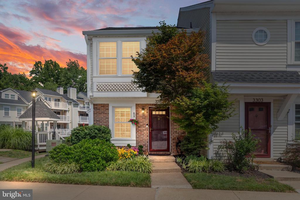 3301 LAKESIDE VIEW DRIVE Unit: 2-1