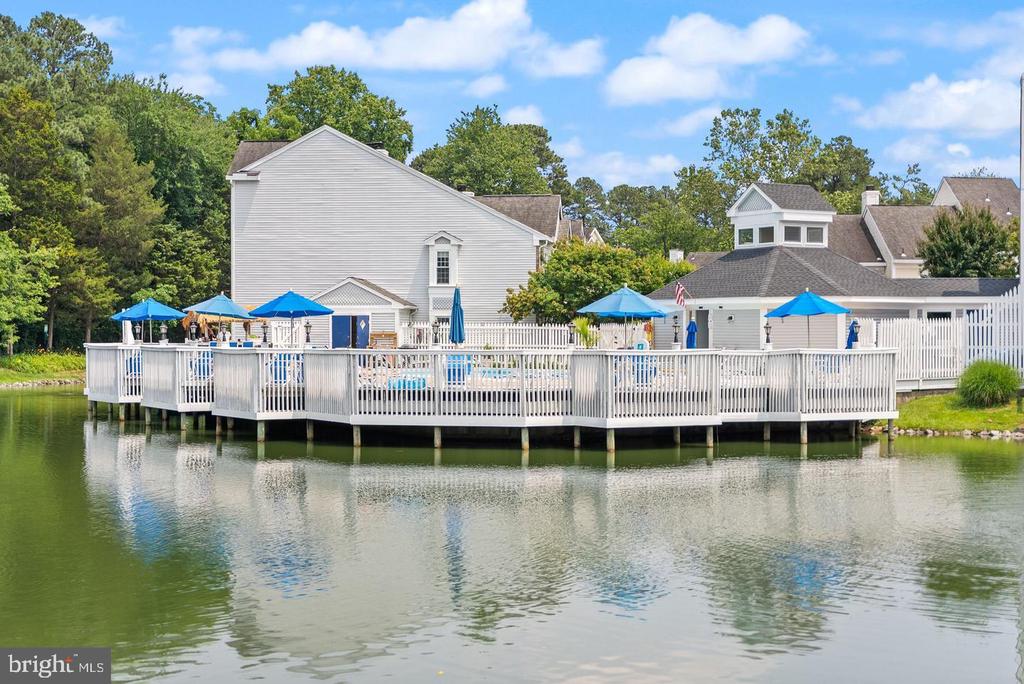 3301 LAKESIDE VIEW DRIVE Unit: 2-1